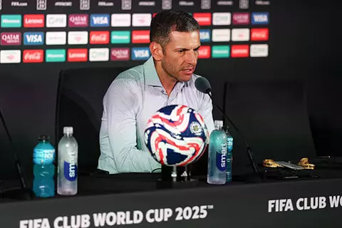مدرب باتشوكا: أشعر بالغضب.. ويجب أن تقتل ريال مدريد وإلا سيقتلك